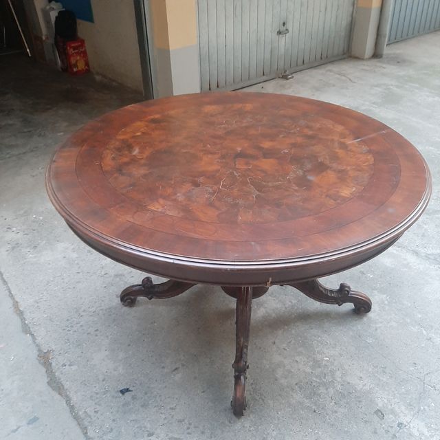 Tavolo rotondo + 4 sedie in velluto verde