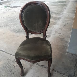 Tavolo rotondo + 4 sedie in velluto verde