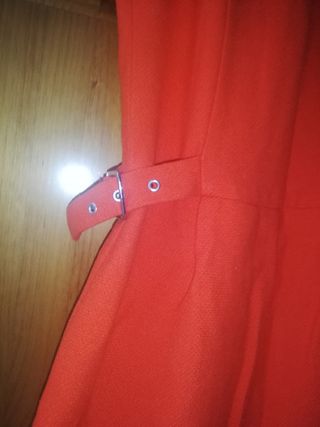 mono rojo de zara talla S. muy buen estado.