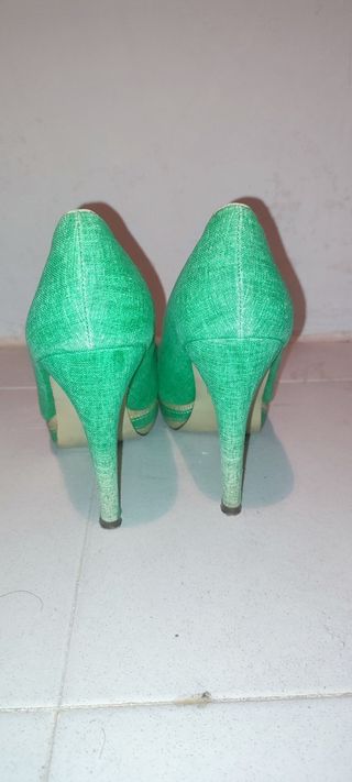 zapatos tacón verdes