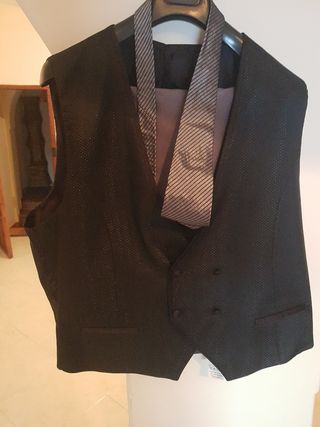 Traje de caballero gris
