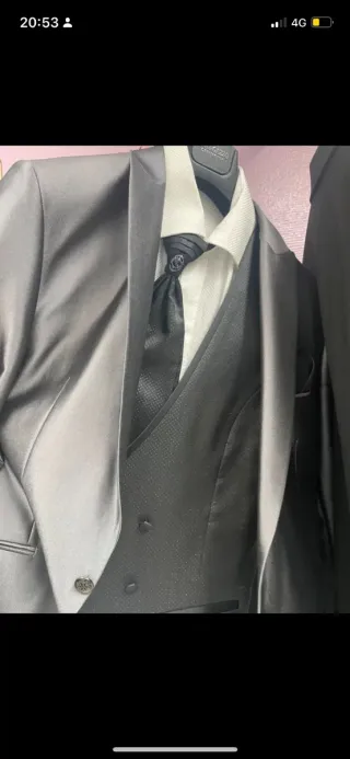 Traje de caballero gris