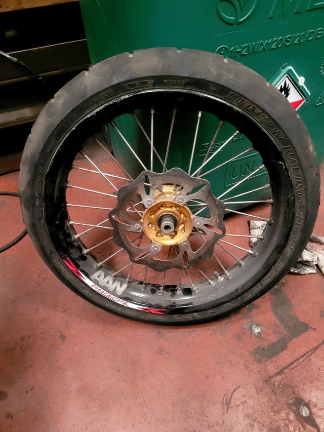 llantas de supermotar 17