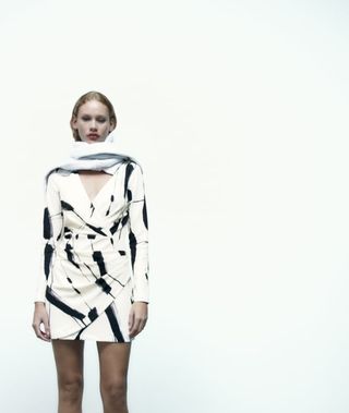 Vestido drapeado estampado Zara Nuevo XS+camiseta 