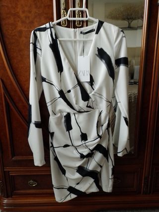 Vestido drapeado estampado Zara Nuevo XS+camiseta 