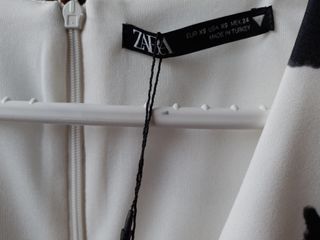 Vestido drapeado estampado Zara Nuevo XS+camiseta 