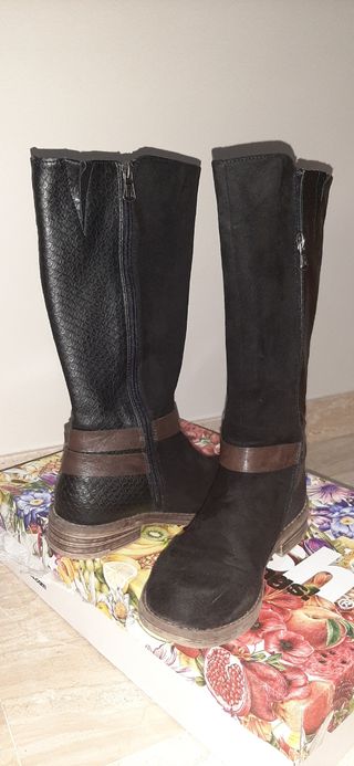 Stivali alti neri. Talla 37