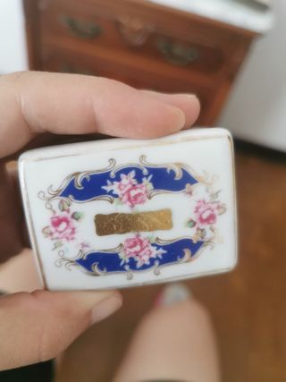 Cajita porcelana.