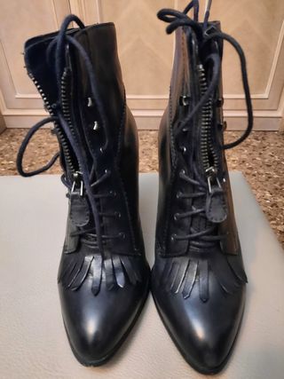 Botín negro de piel talla 36 de Mango