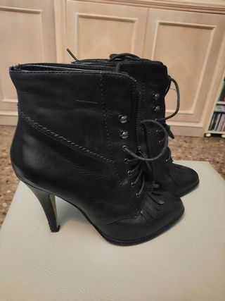 Botín negro de piel talla 36 de Mango