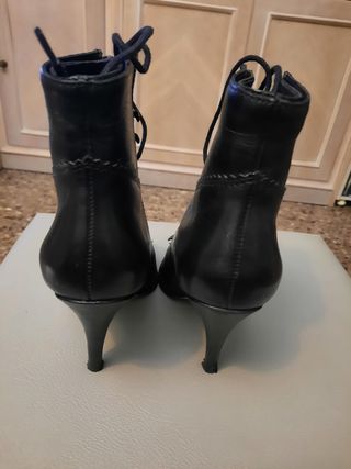 Botín negro de piel talla 36 de Mango