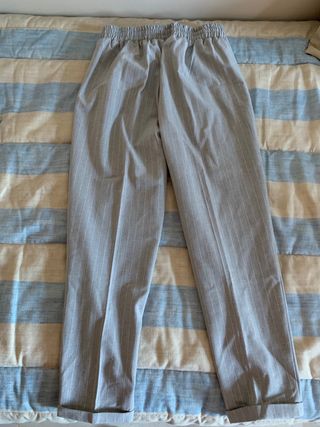 Pantalón rayas gris, Stradivarius, talla M