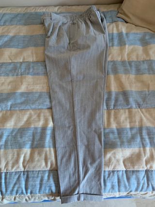 Pantalón rayas gris, Stradivarius, talla M