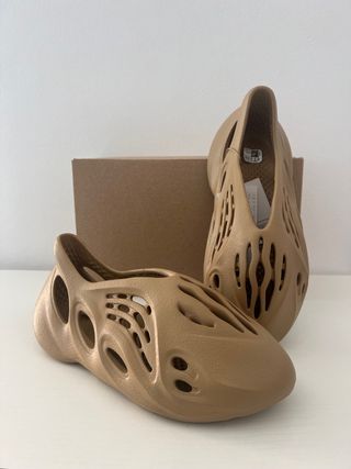 Adidas Yeezy Foam RNNR Clay Taupe