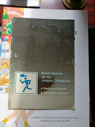 Lote revistas y libros medicina deportiva.