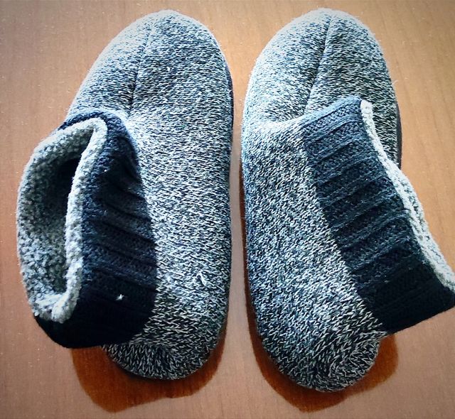 pantofole per anziani antiscivolo