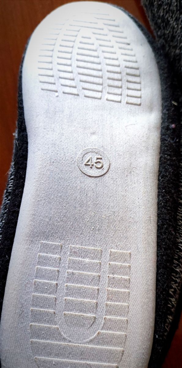 pantofole per anziani antiscivolo