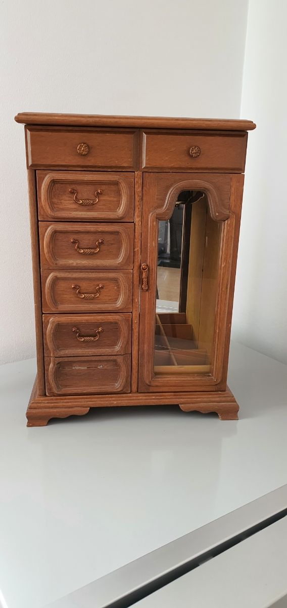 Joyero de madera con música antiguo