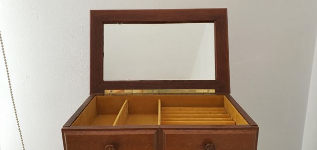 Joyero de madera con música antiguo