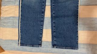 Pantalón vaquero azul, Massimo Dutti, talla 38.