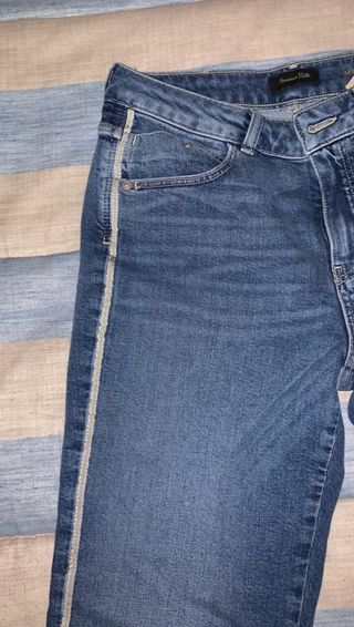 Pantalón vaquero azul, Massimo Dutti, talla 38.