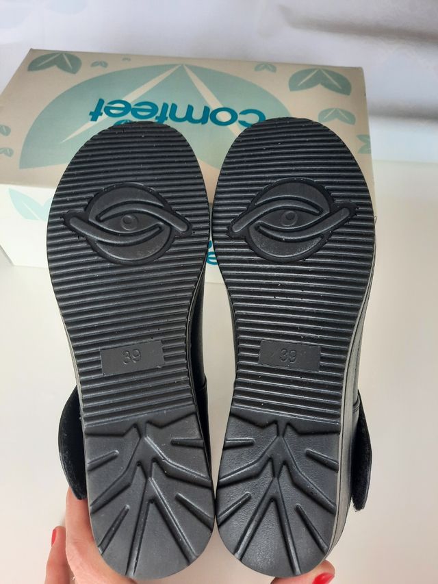 Zapatos negros atados al tobillo talla 39