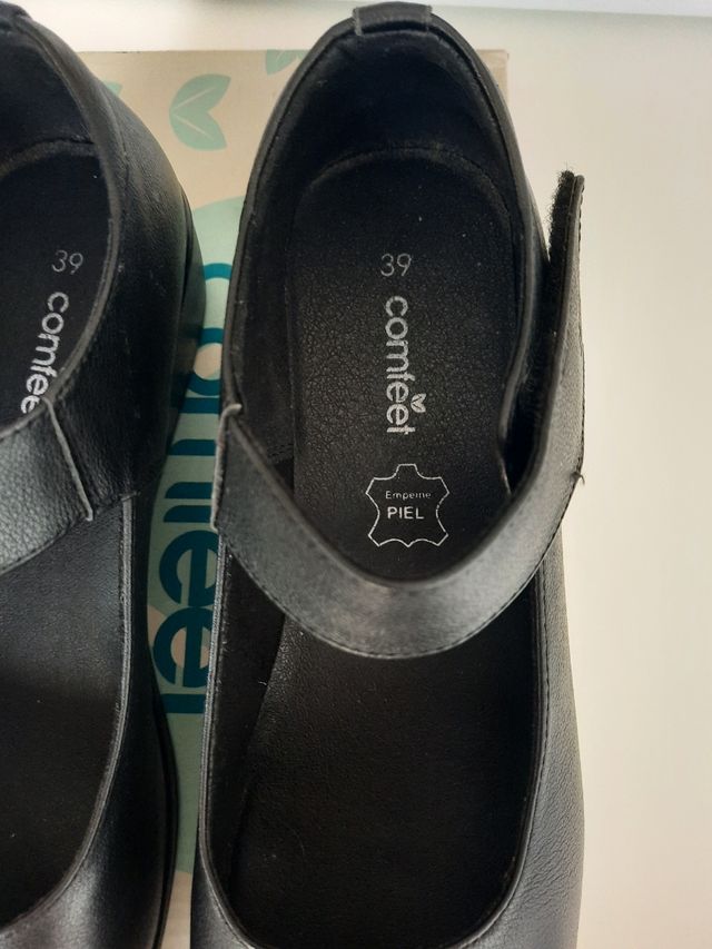 Zapatos negros atados al tobillo talla 39