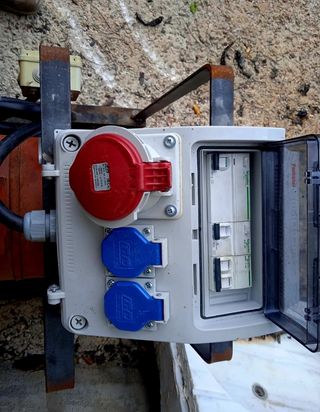 Motor generador trifasico