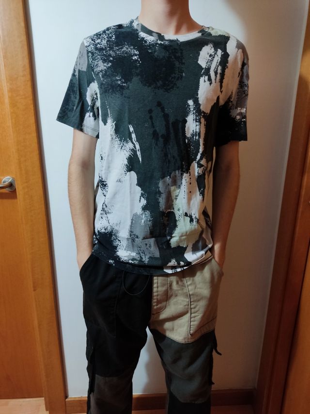 Camiseta Bershka tonos grises talla S