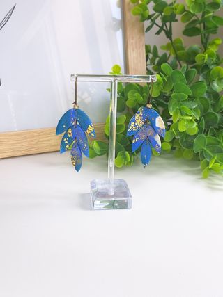 PENDIENTES HOJAS AZULES HECHO A MANO