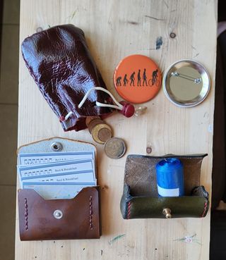 set oggetti in pelle e cuoio