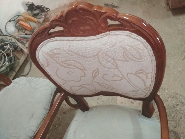 conjunto de mesa estensible y sillas clasicas