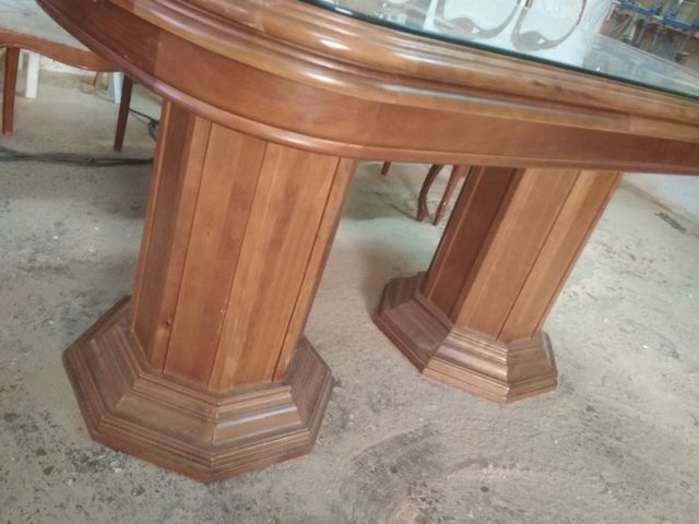 conjunto de mesa estensible y sillas clasicas