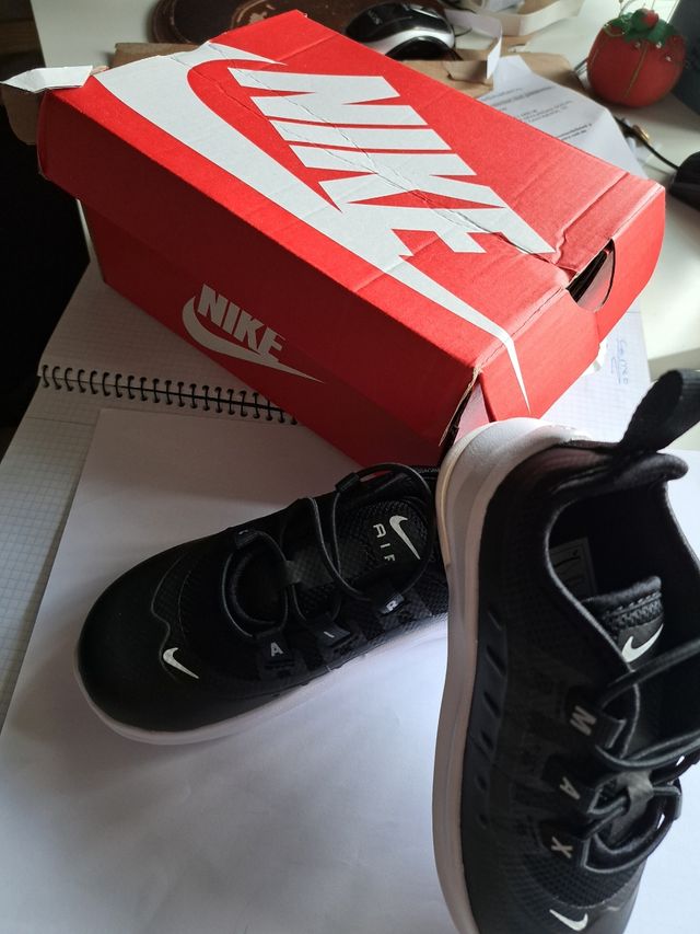 zapatillas  deportivos