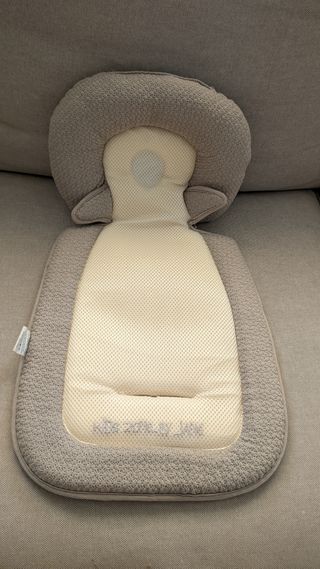 Colchoneta reductora Jané para silla de coche.