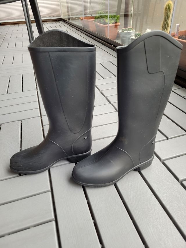 Botas equitación niño talla 33, y guantes