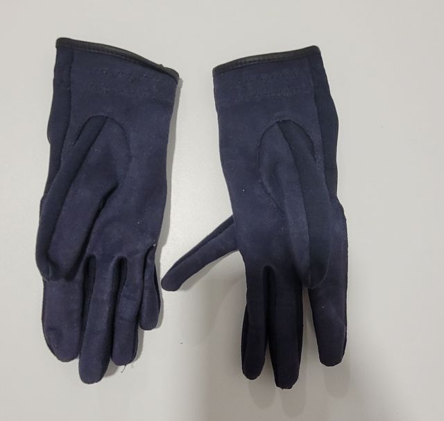 Botas equitación niño talla 33, y guantes