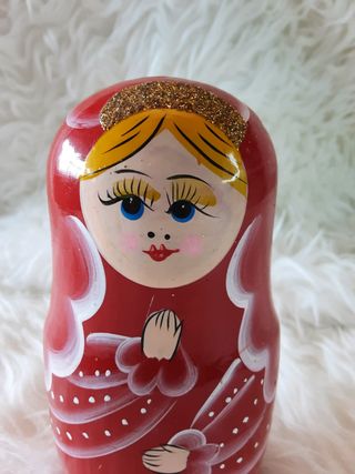 Muñeca Matrioska madera 6 piezas. Pintada a mano