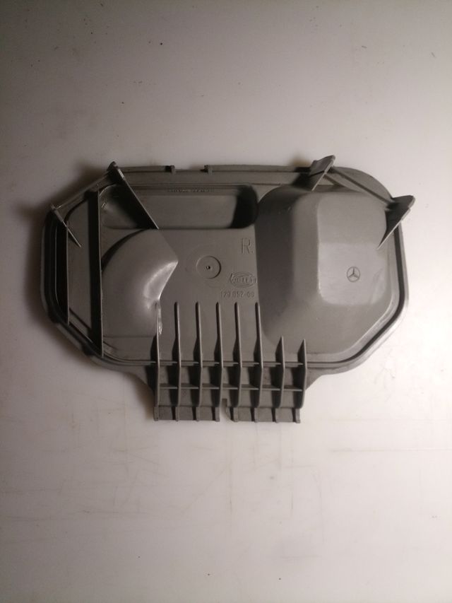 Tapa trasera derecha faro Mercedes W124