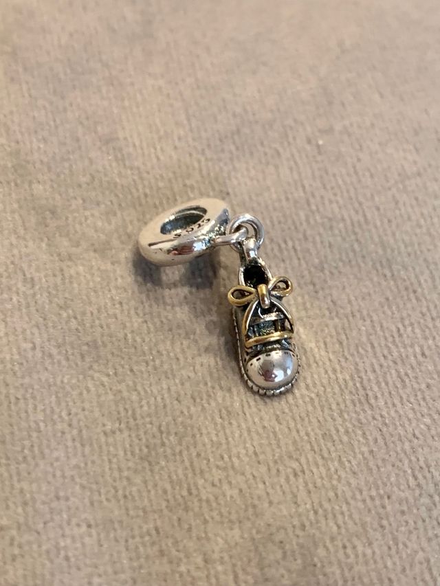 Charm plata s925. Zapatillas. NUEVO