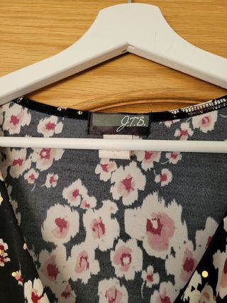 Blusa/ camiseta de flores