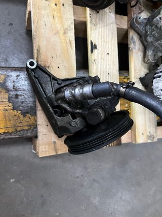 Bomba dirección bmw 320d e90 120d e87
