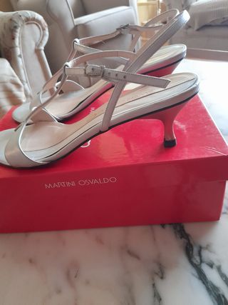 Sandalias de mujer. Número 39. Martini Osvaldo.