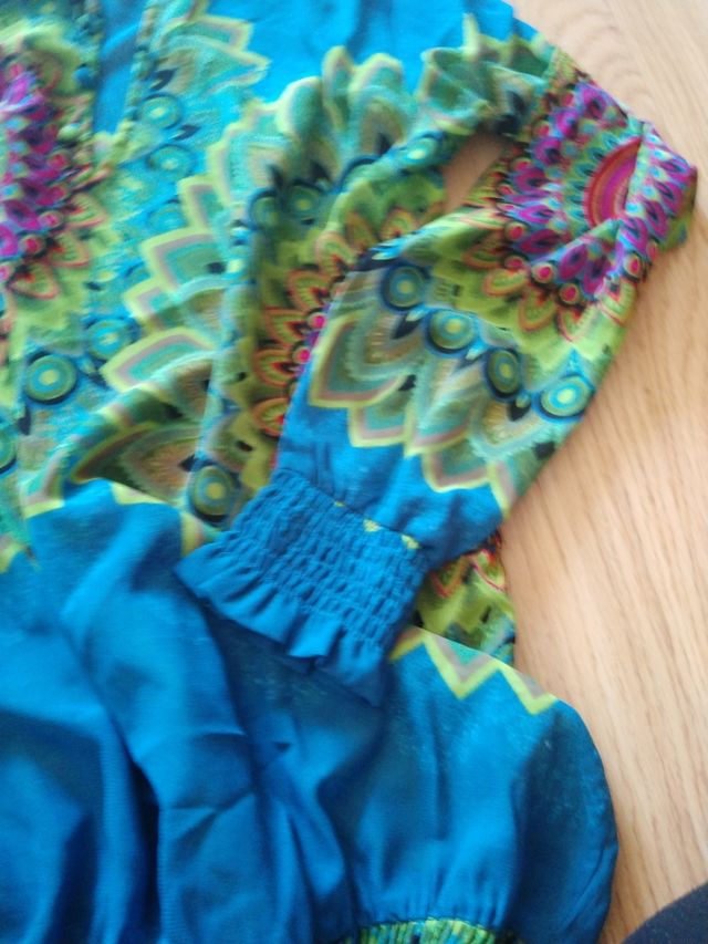 Blusa semitransparente