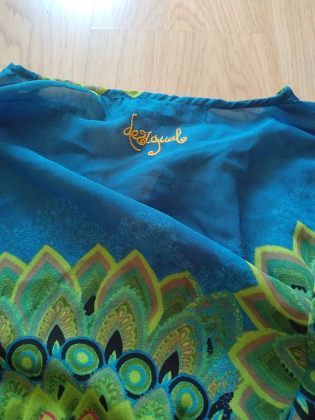 Blusa semitransparente