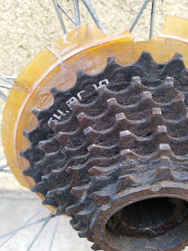 Llanta ARAYA trasera aluminio 26X1,50 (n°5)