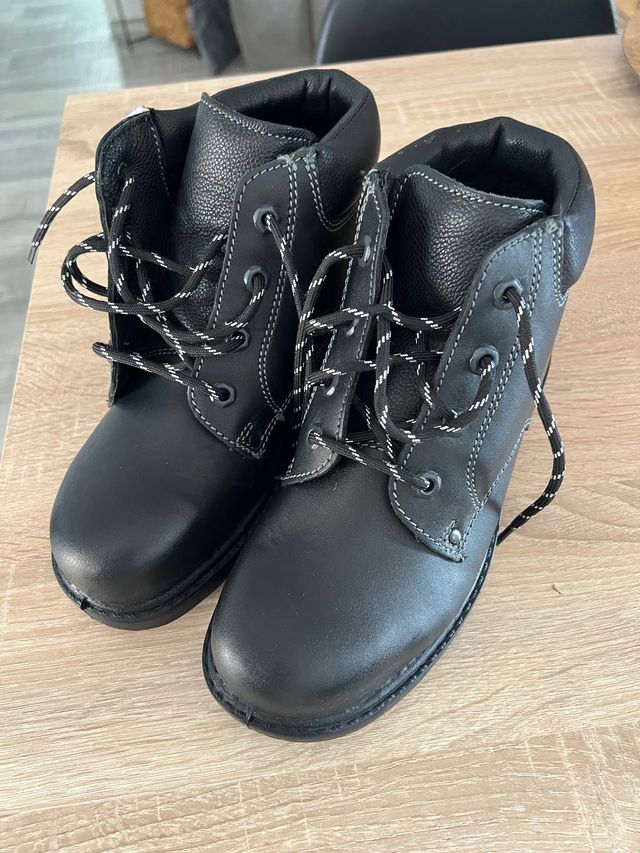 Botas de seguridad.  Número 40