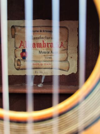 guitarra Alhambra año 1973