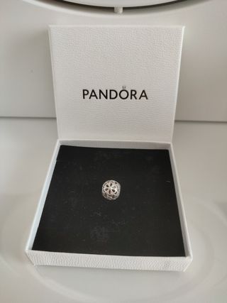 Charm bola flor pandora