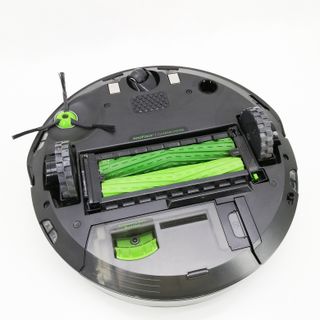 Robot aspirador Roomba J7+ con vaciado automático